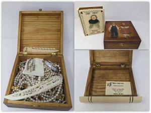 lot 155 image: Two Vintage Hand-Painted Jewelry Boxes and Pearl Jewelry