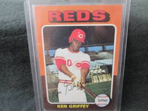 128. 1975 Topps Ken Griffey Card...