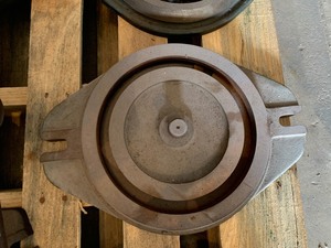 lot 102 image: Swivel Vise Plate
