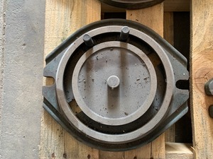 lot 103 image: Swivel Vise Plate