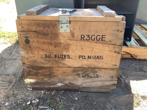lot 501 image: Dynamite Box