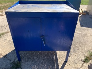 lot 709 image: Cabinet