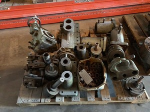 lot 117 image: Turret Lathe Attachments