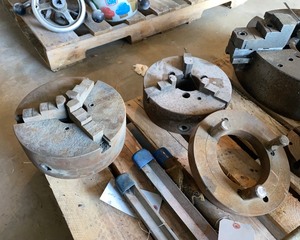 lot 136 image: Lathe Chucks