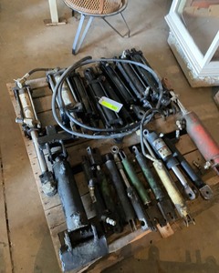 lot 608 image: Hydraulic Cylinders