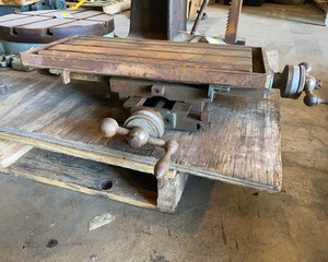 lot 213 image: Milling Table