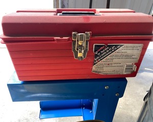 lot 1025 image: Tool Box