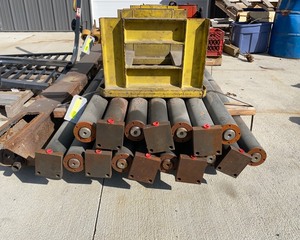 lot 610 image: Hydraulic Cylinders