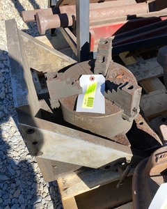 lot 124 image: Angle Plate