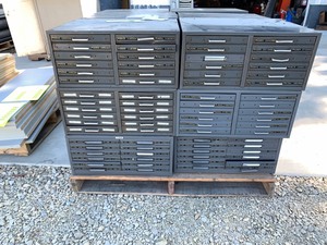 lot 805 image: Storage Drawer Cabinets