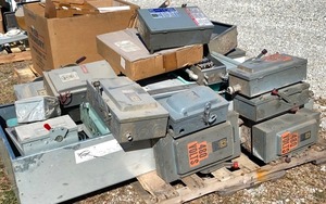 lot 402 image: Bulk Lot of Electrical Boxes