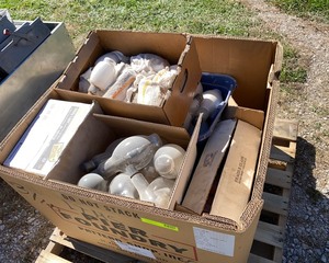 lot 410 image: High Intensity Light Bulbs