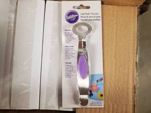 lot 11 image: Pallet of 4224 New Wilton Gum Paste  Fondant Tweezers - Retail value $46,421