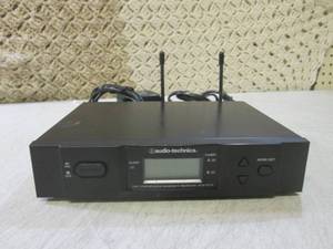lot 10 image: (C-4) Audio Technica ATW-R310 UHF S...