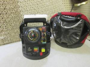 lot 11 image: (F-0) Vexilar FL-20 Fish Finder wit...