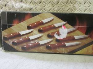 lot 20 image: (BS) 8pc Steak Knife Set...