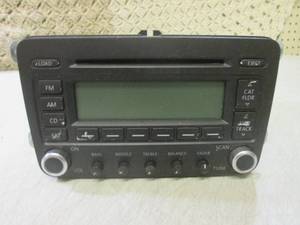 lot 61 image: (G-1) VW AMFM CD Player Radio...