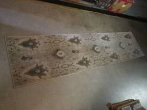 lot 85 image: (FS) Runner Rug 22 x 91 ...