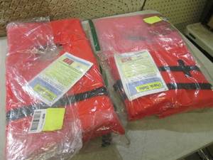lot 90 image: (RM3) 2 Life Vests...