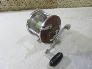 lot 100 image: (EC1) Penn Peer No. 309 Fishing Ree...