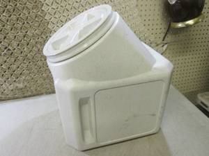 lot 104 image: (D-4) Dog Food Container 12 x 15 ...