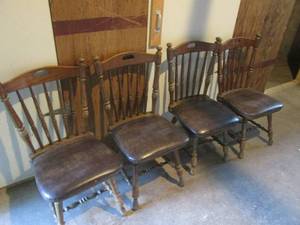 lot 116 image: (UB3) 4 Wood Dining Room Chairs...