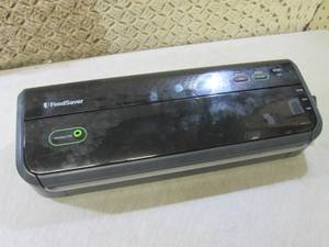 lot 149 image: (RM1) FoodSaver Vacuum Sealer...