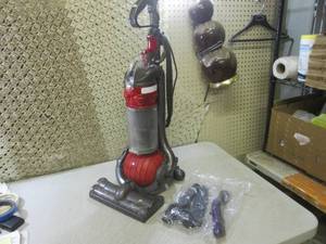 lot 152 image: (CS) Dyson DC 24 Vacuum Cleaner wit...