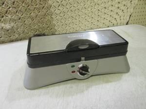 lot 290 image: (RM1) Cuisinart Waffle Dipper...