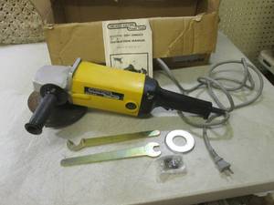 lot 291 image: (RM1) Chicago Electric Disc Grinder...
