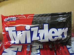 lot 305 image: (B-3) Case 12 Packs of Twizzlers Bl...