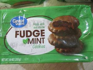 lot 313 image: (B-1) 5 Packs Fudge Mint Cookies Pa...