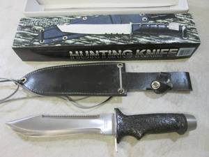 lot 203 image: (CNTR) 12 38 Fixed Blade Knife wi...