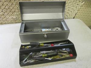 lot 216 image: (EC1) 16 Metal Tool Box with Tray ...