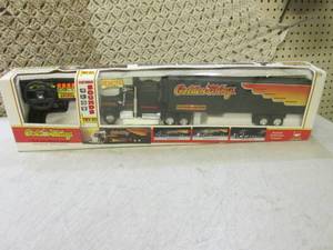lot 229 image: (EW5) Remote Control Kenworth 18-Wh...