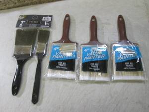 lot 231 image: (BS) Assorted Paint Brushes 4 3 1...