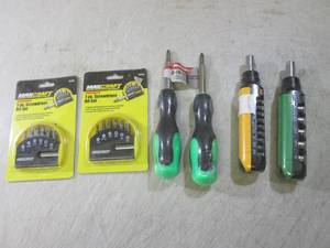 lot 241 image: (BSB) 2 - 7pc Screwdriver Bit Sets ...