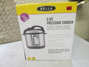 lot 250 image: (F-0) Bella 6 Qt Pressure Cooker Ne...