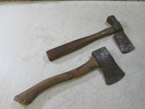 lot 271 image: (BSB) 2 Hatchets...