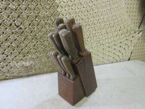 lot 287 image: (G-1) Kitchen Wood Handle Knife Set...