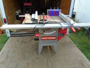 Craftsman model 152.221140 10 table saw. Heavy duty. 115220 volt. With accessories. Very little use. As shown. THIS ITEM HAS A RESERVE.