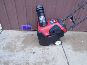 Toro single stage snow thrower. Tested & works. As shown.