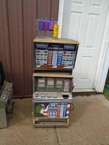 Slot Machine for parts or repair. As shown.