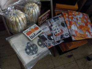 Fall Dcor and Pillow Cases...