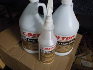 2 Gallon Jugs Betco Spray Foam Ultr...