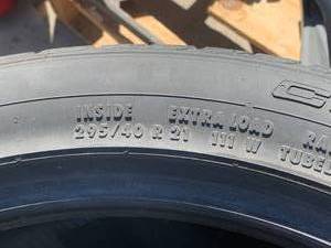 LOT OF TWO CONTINENTAL 29540R21 TIRES