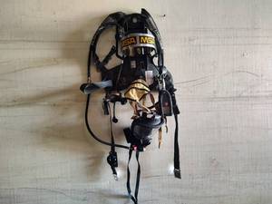 lot 66 image: SCBA mask