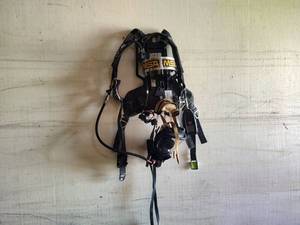 lot 68 image: SCBA mask