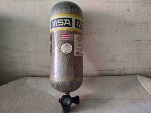lot 81 image: Air tank