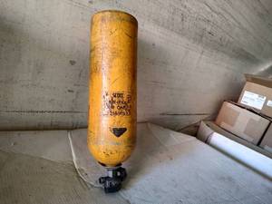 lot 102 image: Air tank